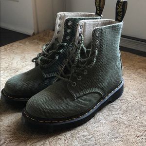 Sz 9 woven green doc martens(worn once)